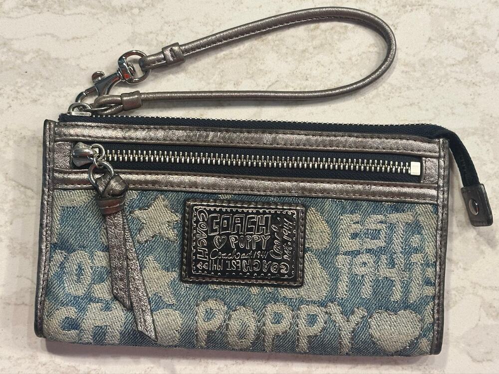 Coach Poppy Graffiti Denim Wristlet Wallet Blue Silver Zip Card Case